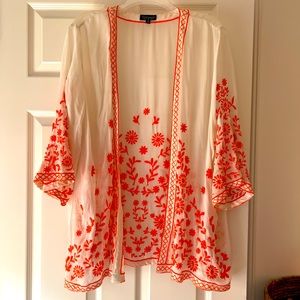 Top Shop Beautifully embroidered kimono